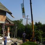 Üvegezés 03 180 kg-os biztonsági tetőüveg beemelése daru segítségével
